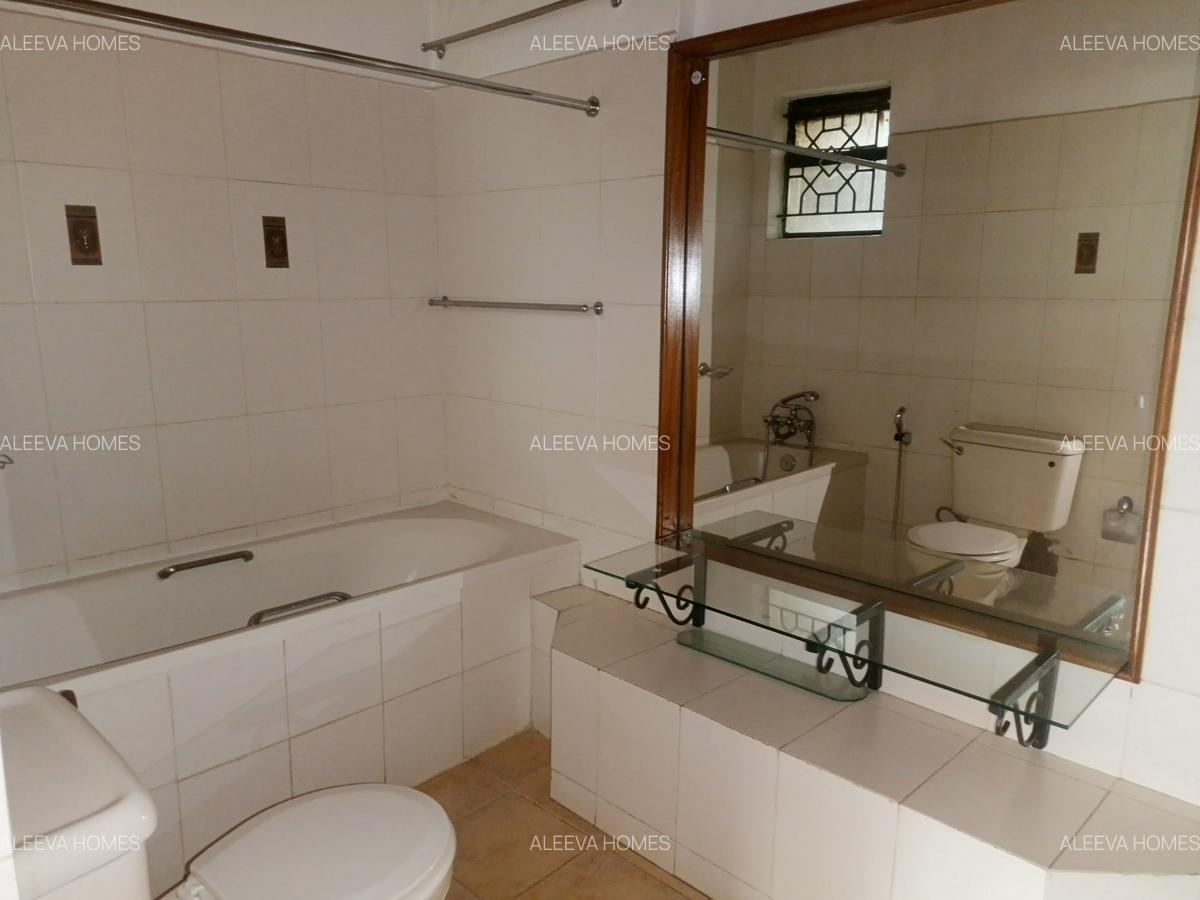 5 Bed Villa with En Suite in Lavington - 10