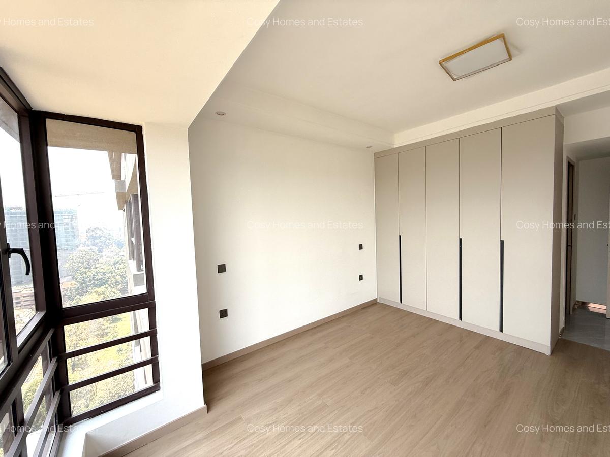 4 Bed Apartment with En Suite at Brookside - 8