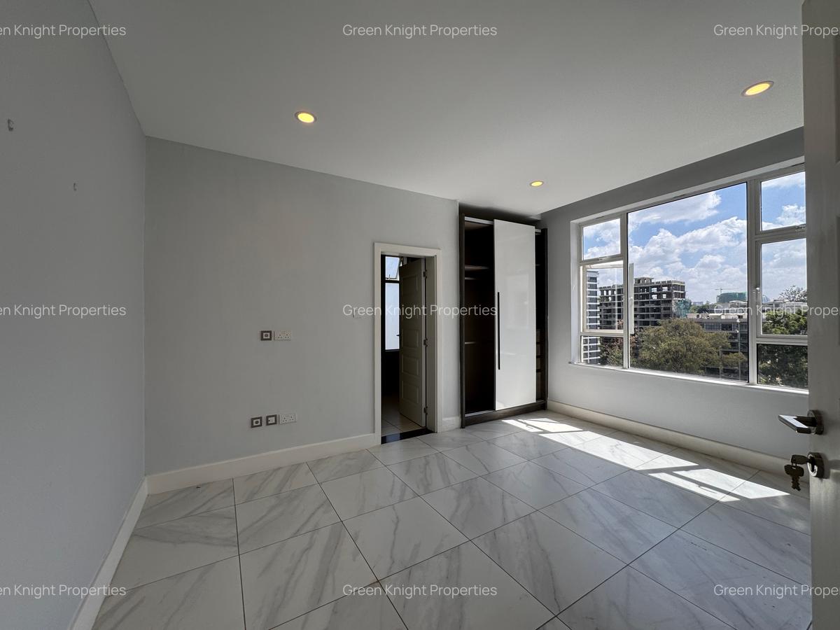 Serviced 2 Bed Apartment with En Suite in Westlands Area - 8