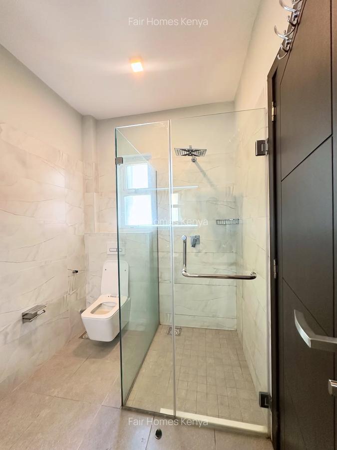 3 Bed Apartment with En Suite at Riverside Drive - 12