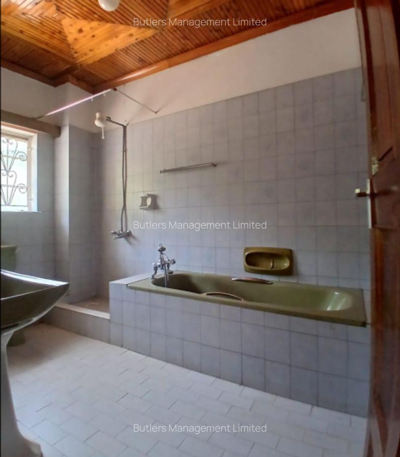 5 Bed Villa with En Suite at Mandera Road - 12