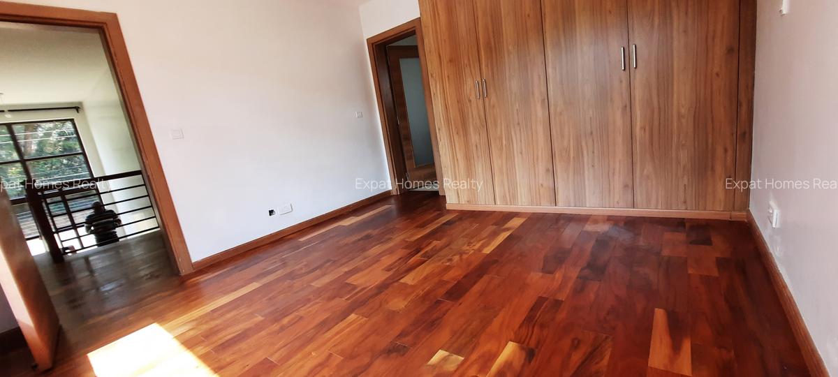 5 Bed Villa with En Suite in Lavington - 3