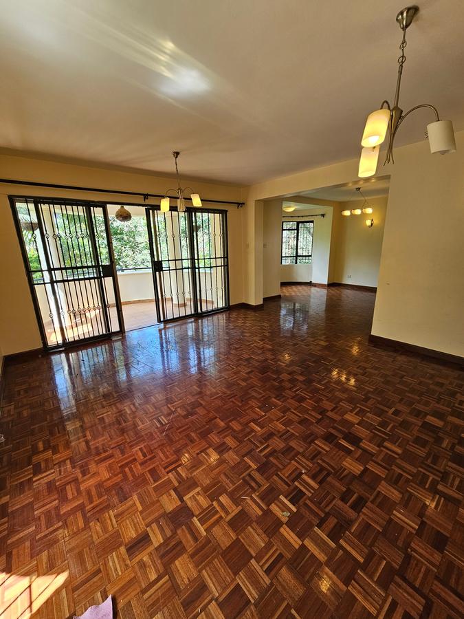 3 Bed Apartment with En Suite at Lavington - 6