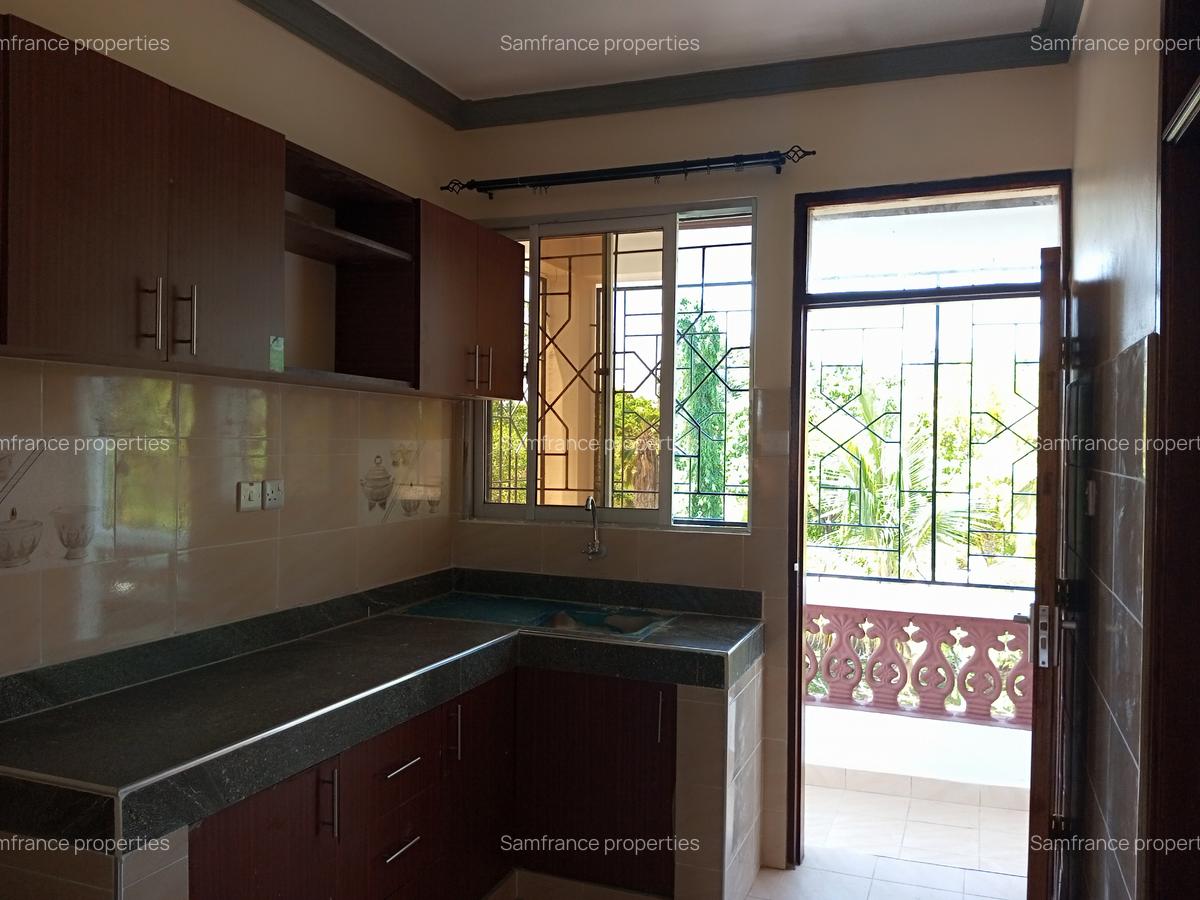 3 Bed Apartment with Parking at Beach Road - 14
