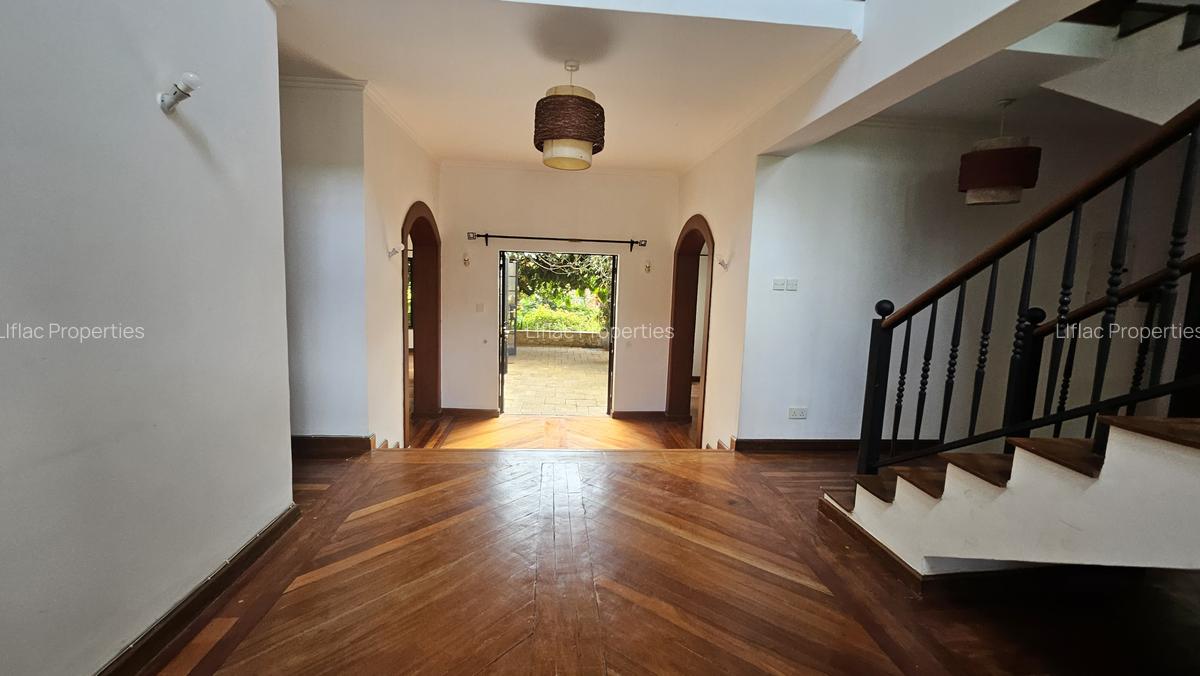 5 Bed House with En Suite in Runda - 6