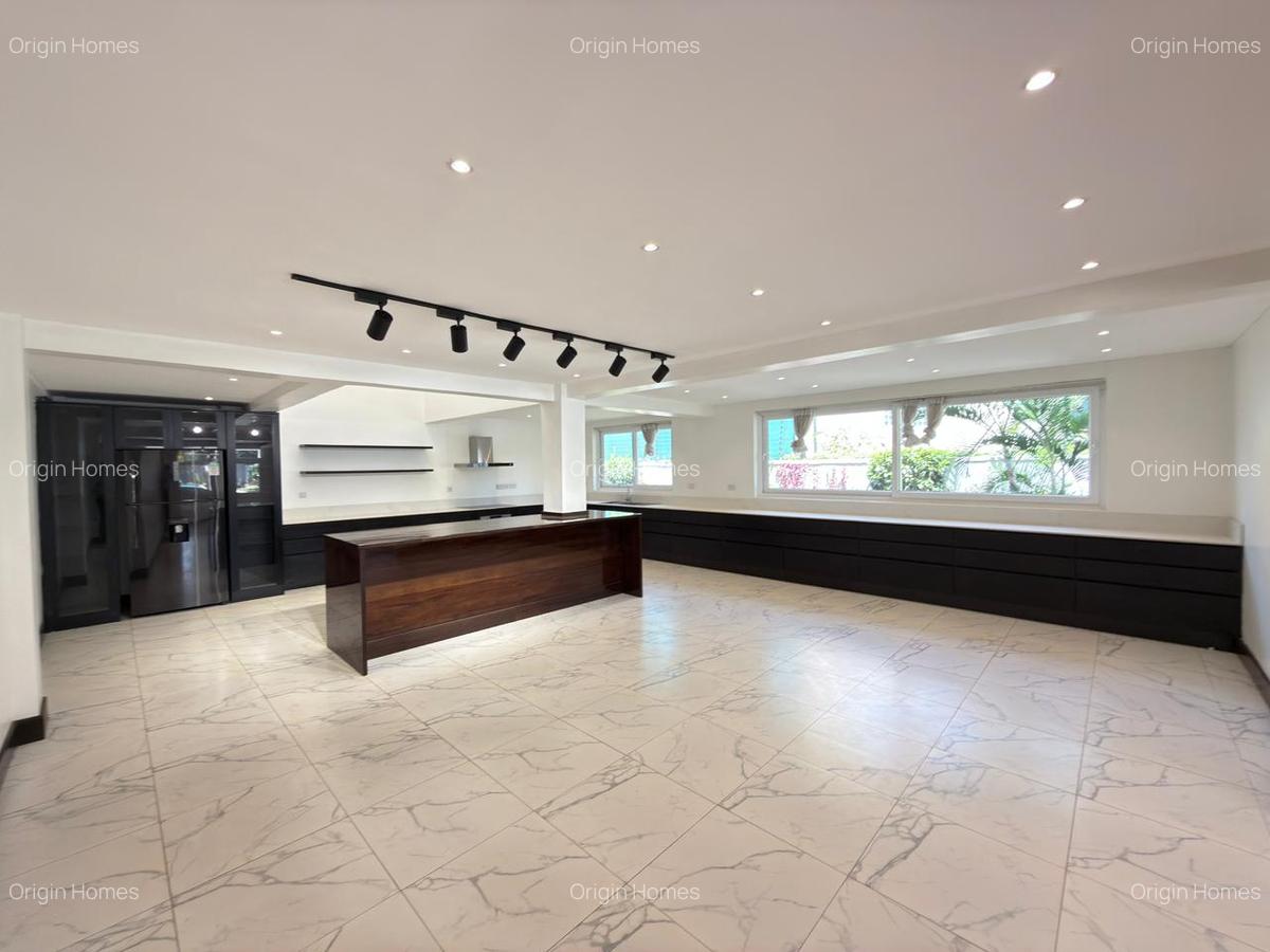 5 Bed House with En Suite in Runda - 6