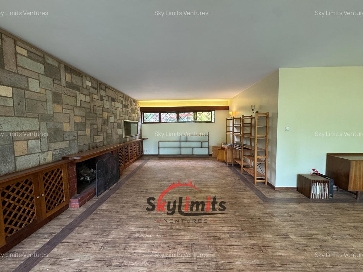 3 Bed House with Garden at Lavington - 5