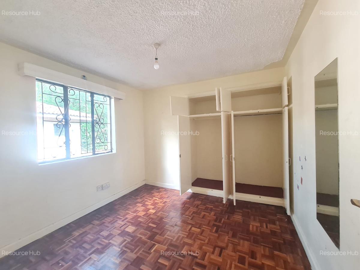 4 Bed House with En Suite at Hardy Area - 18