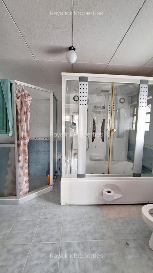 4 Bed Townhouse with En Suite at Kyuna - 17