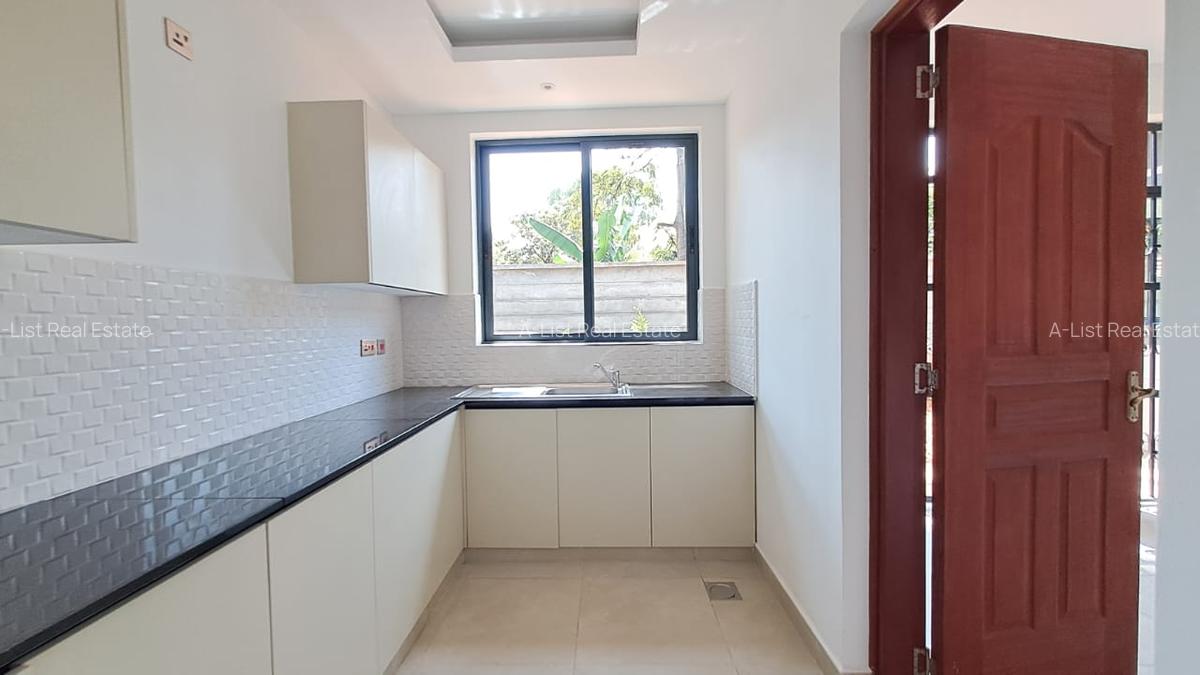 5 Bed Townhouse with En Suite at James Gichuru - 7