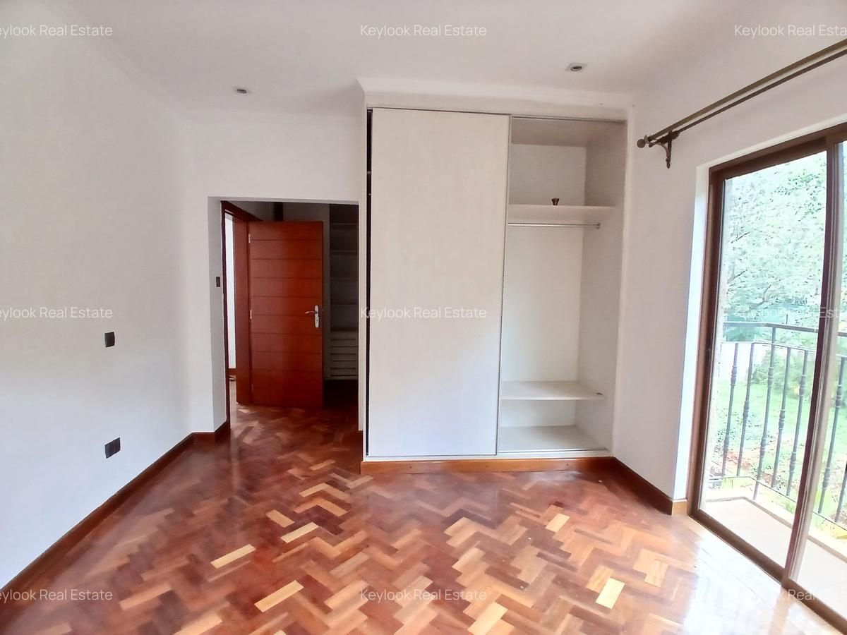 5 Bed Townhouse with En Suite at Lavington - 20