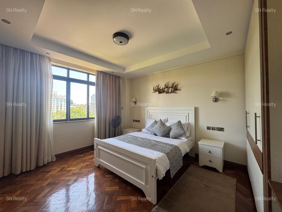 Furnished 3 Bed Apartment with En Suite in Riverside - 12