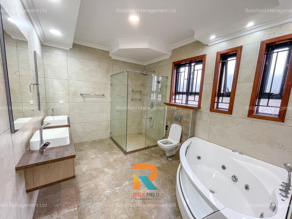 6 Bed Townhouse with En Suite in Lavington - 10