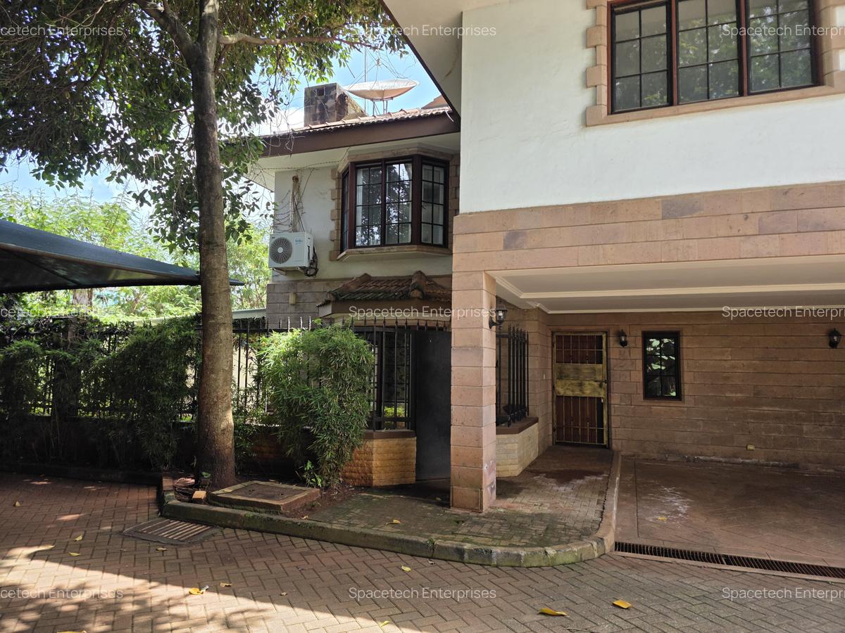 4 Bed Townhouse with En Suite in General Mathenge - 2