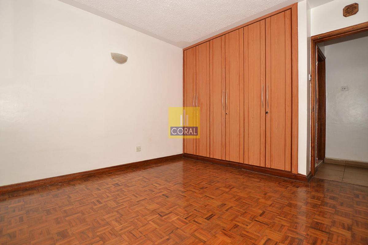 5 Bed Apartment with Parking in Parklands - 9