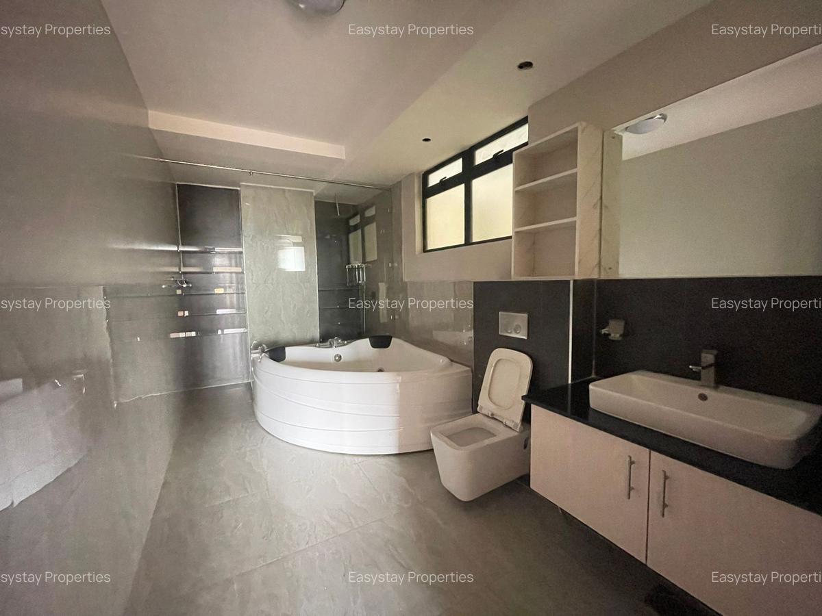 4 Bed Apartment with En Suite in Riverside - 7