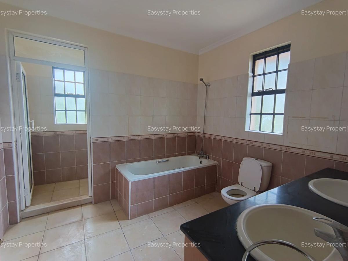 4 Bed House with En Suite in Runda - 9