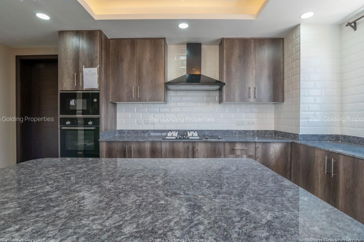 4 Bed Apartment with En Suite in Lavington - 6