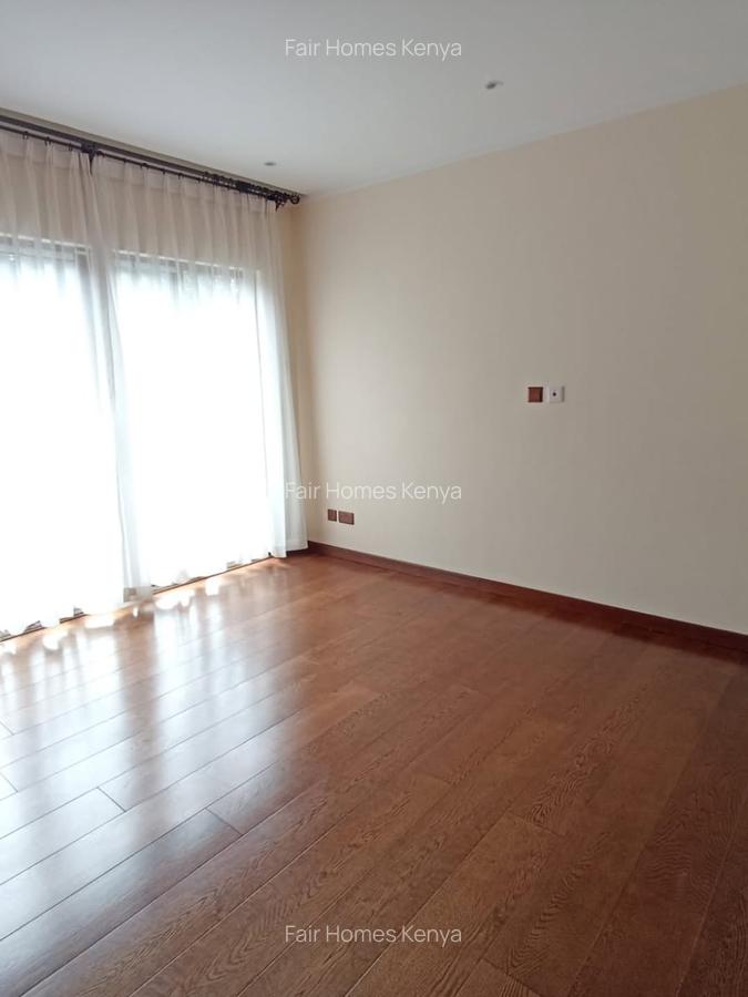 5 Bed Townhouse with En Suite at Convent Drive - 2