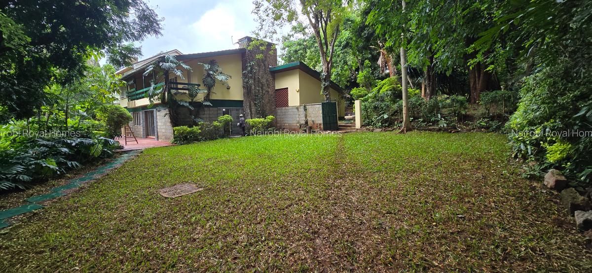 4 Bed House with En Suite at Lavington Green - 12