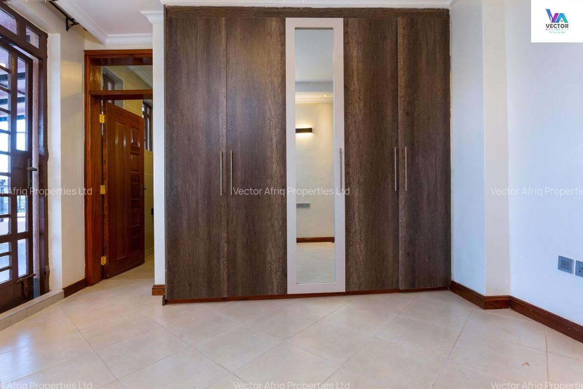 4 Bed Townhouse with En Suite in Ngong - 9