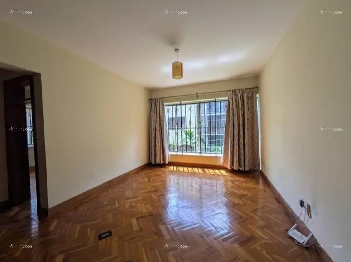 5 Bed Townhouse with En Suite in Spring Valley - 3