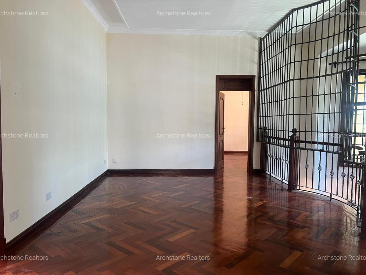 4 Bed House with En Suite in Kitisuru - 2