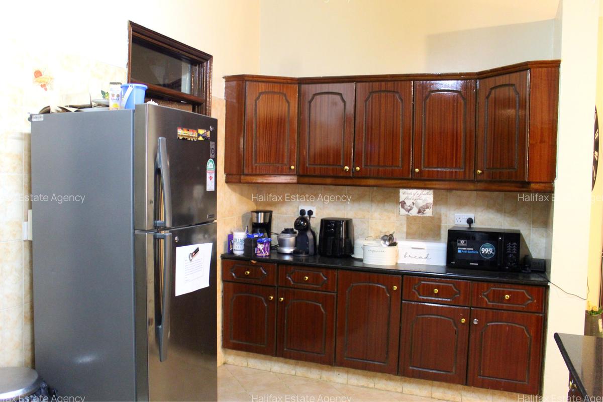 4 Bed Apartment with En Suite in Brookside - 6