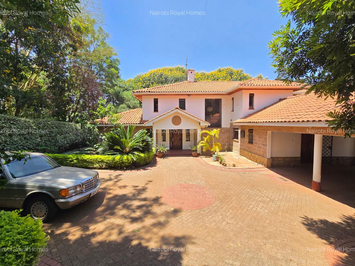 5 Bed Townhouse with En Suite at Meadows - 6