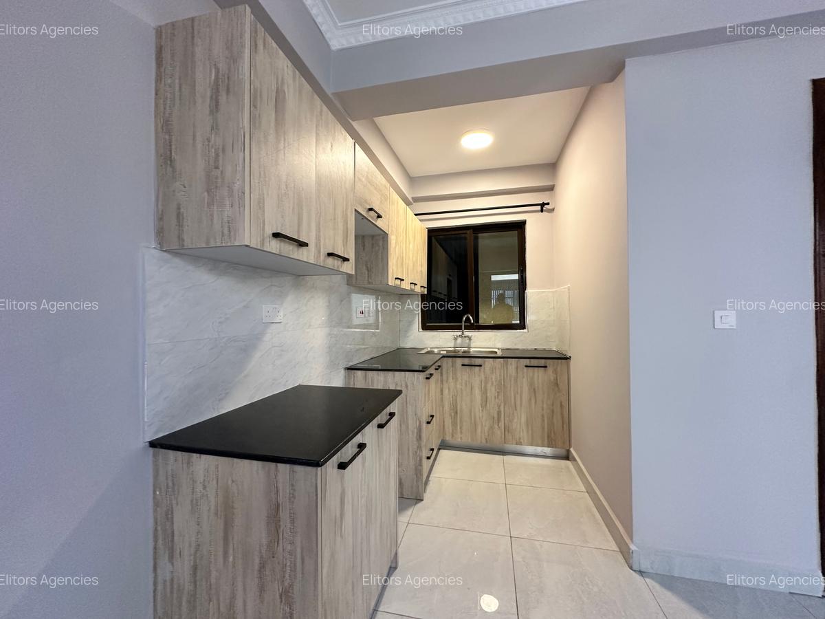 1 Bed Apartment with En Suite at School Lane - 2