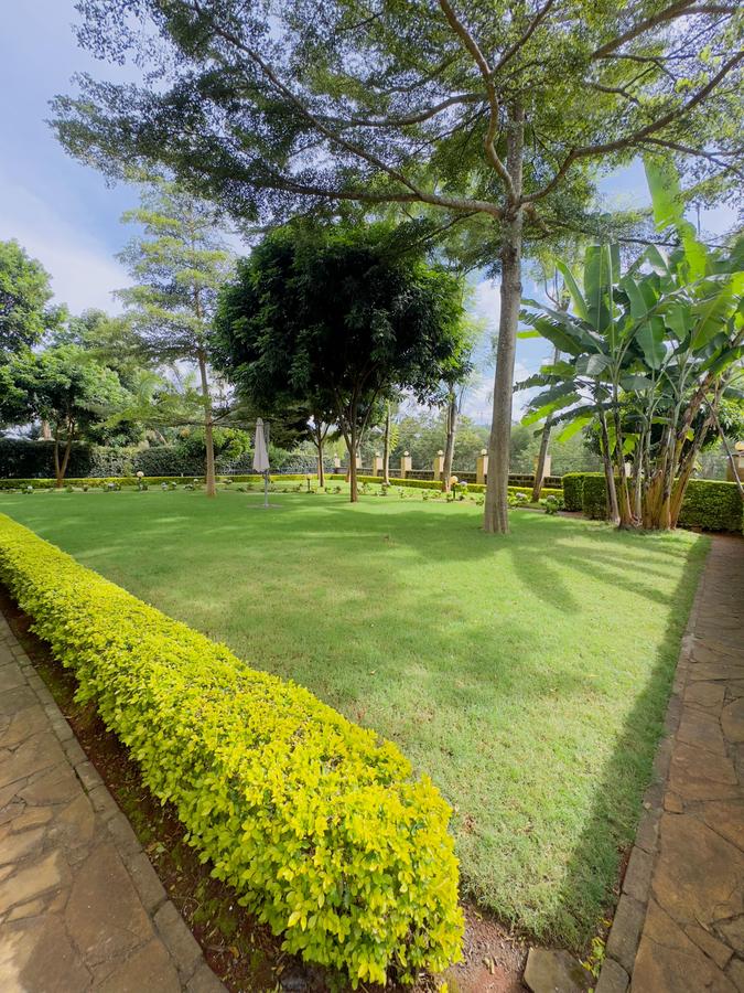 5 Bed House with En Suite at Mimosa Drive - 5