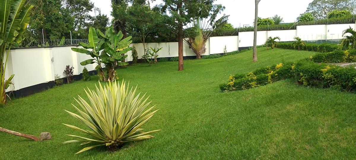 5 Bed Townhouse with En Suite in Runda - 9