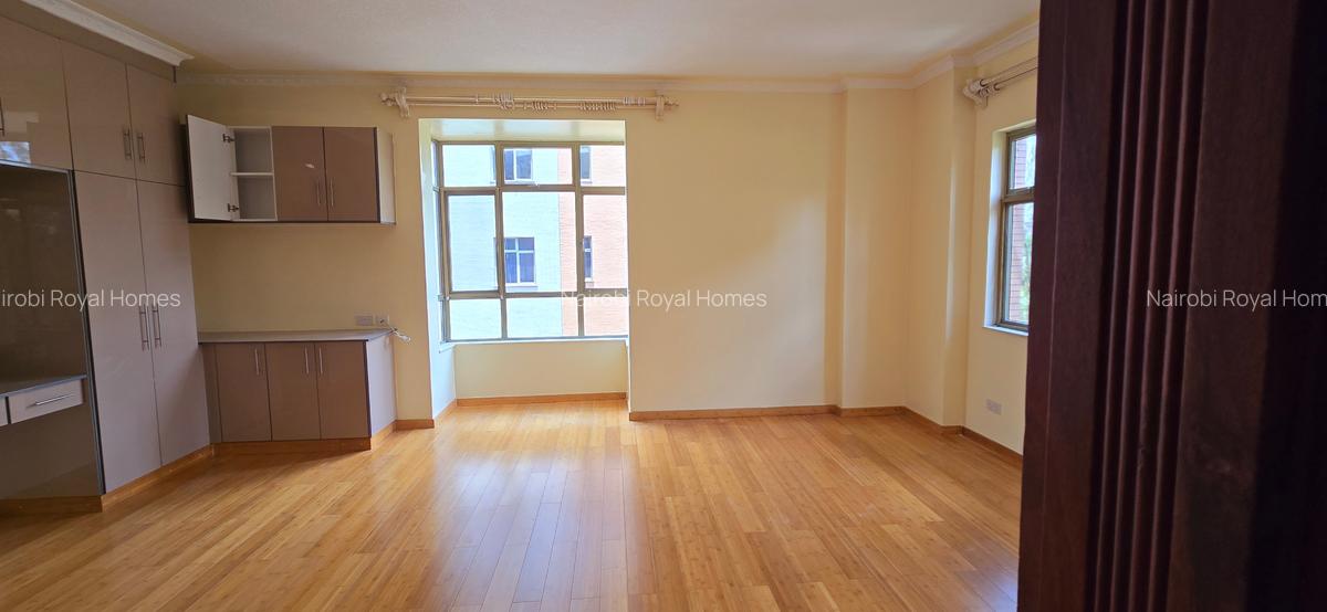 5 Bed Townhouse with En Suite at Lavington Green - 16