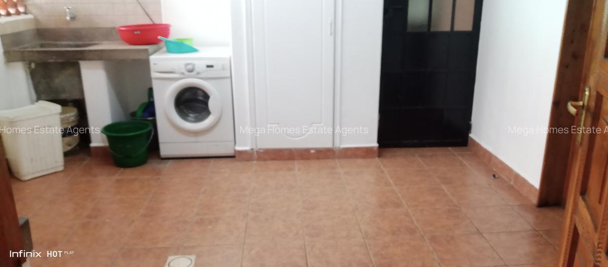 Serviced 3 Bed Apartment with En Suite at Brookside Drive - 16