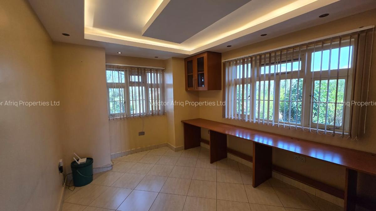 5 Bed Townhouse with En Suite in Kitengela - 17