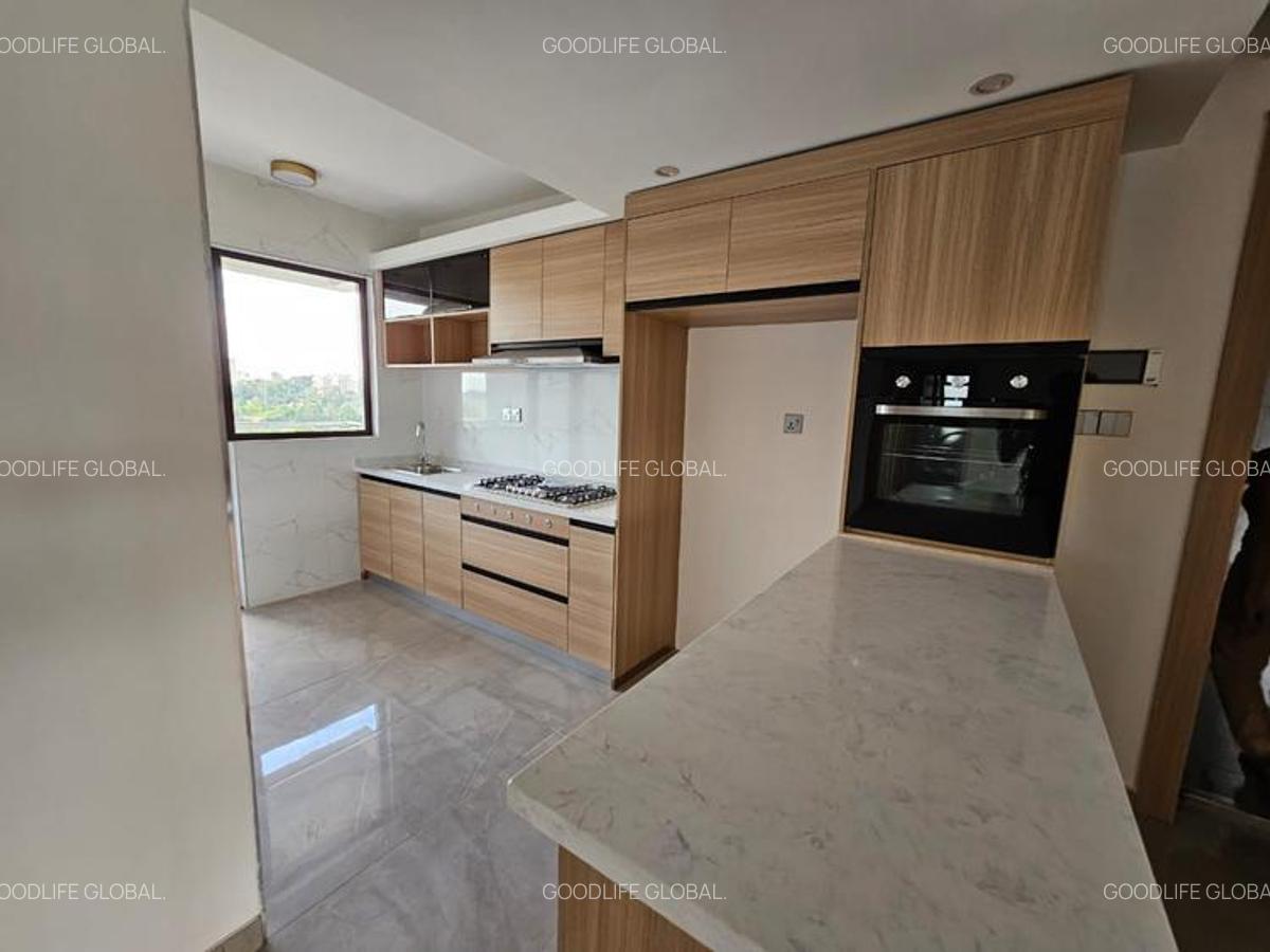 3 Bed Apartment with En Suite at Riverside - 9