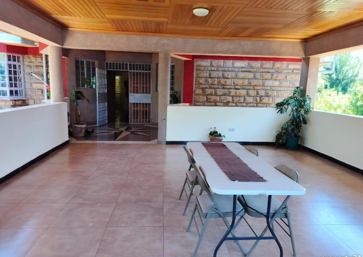 5 Bed House with En Suite in Runda - 3