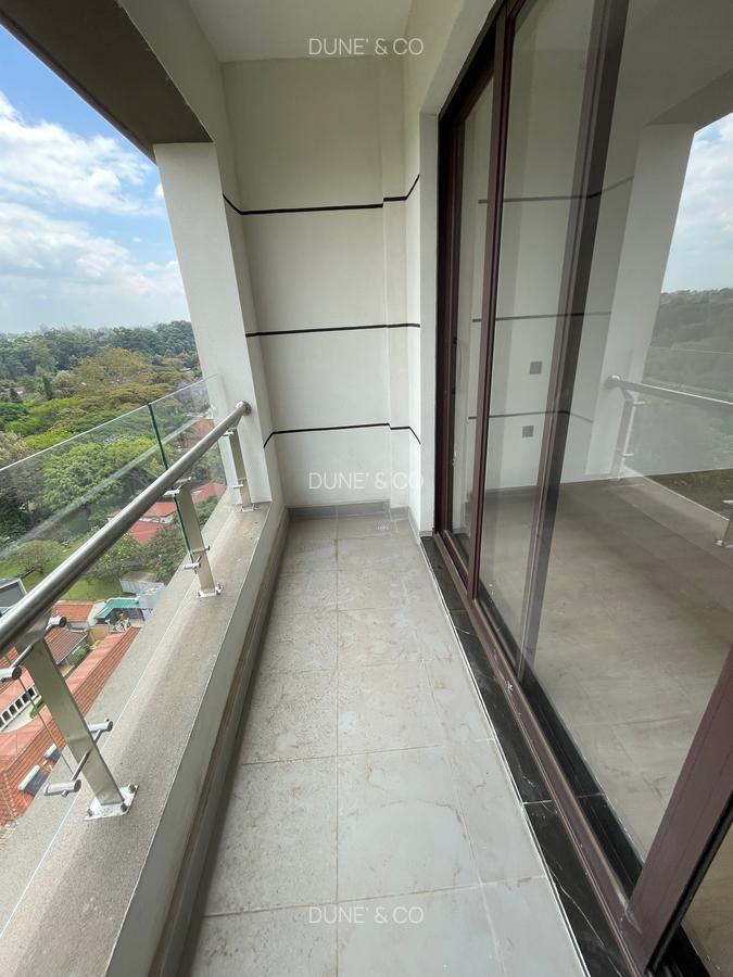 3 Bed Apartment with En Suite in Riverside - 13
