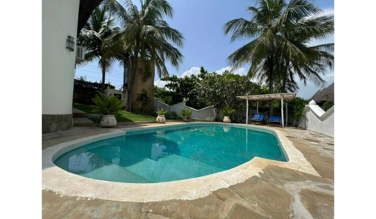 4 Bed House with Swimming Pool in Diani - 3