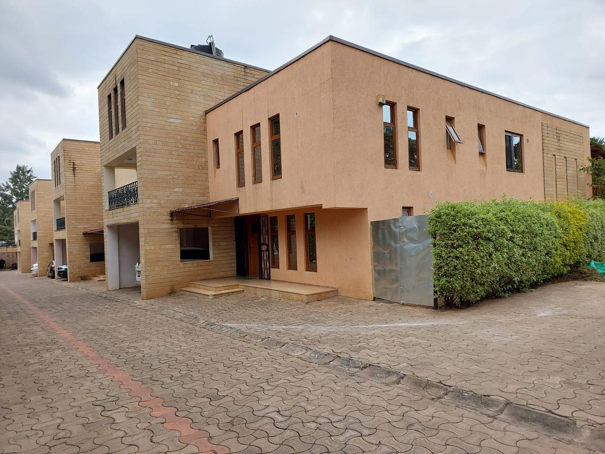 5 Bed Townhouse with En Suite at Convent Drive - 4