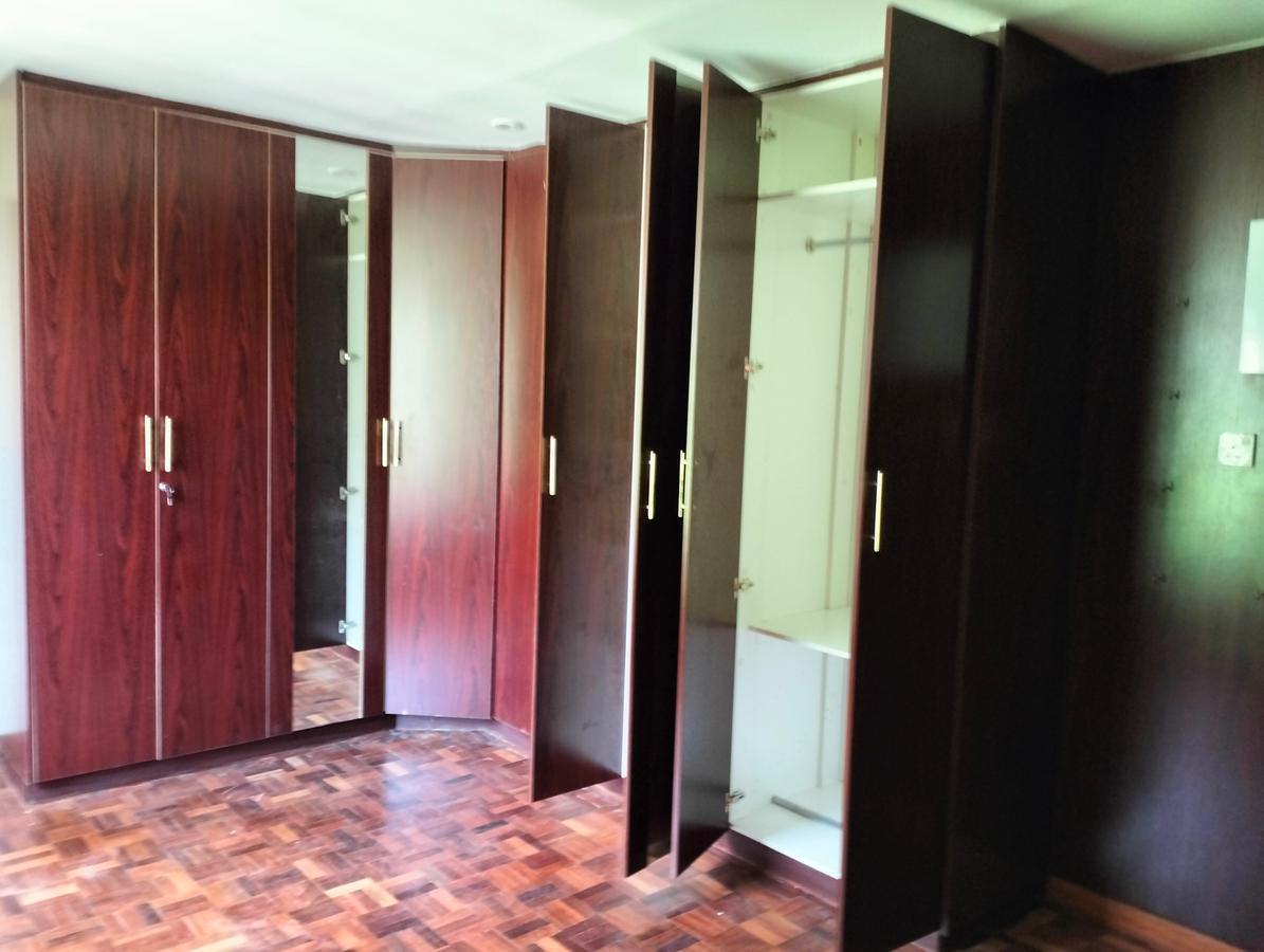 5 Bed Townhouse with En Suite in Lavington - 9