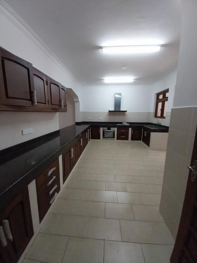 4 Bed House with En Suite at Nyali - 10