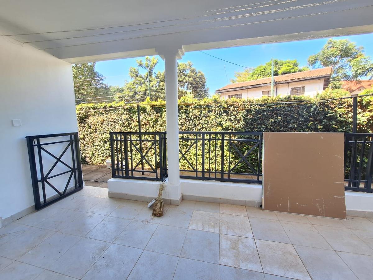 4 Bed Townhouse with En Suite at Lavington - 4