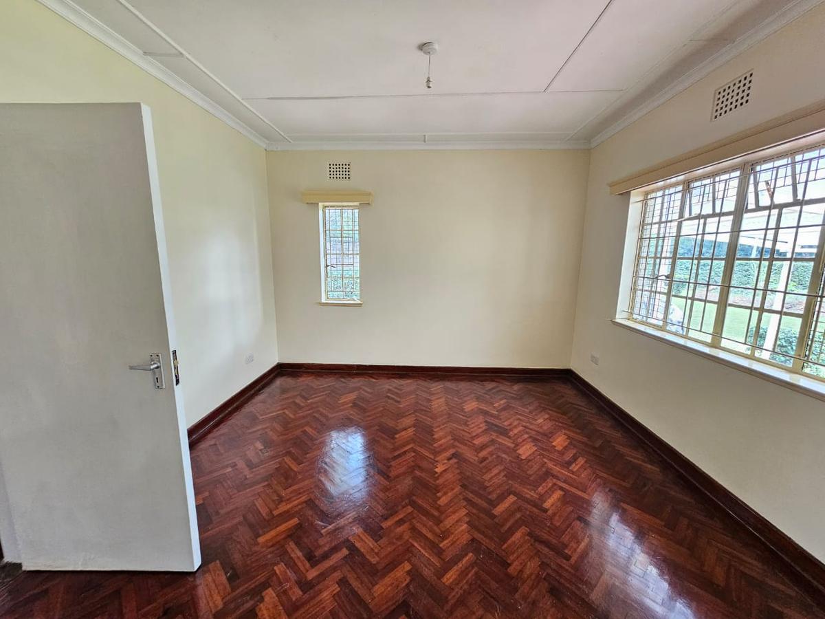 Commercial Property with Service Charge Included in Lavington - 10