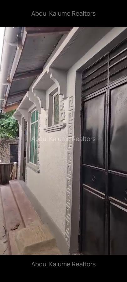 10 Bed House with Borehole at Barsheba - 5