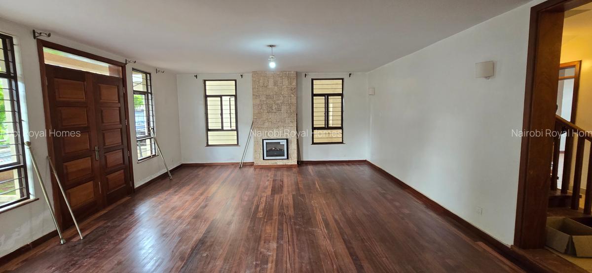 5 Bed Townhouse with En Suite at Lavington Green - 7