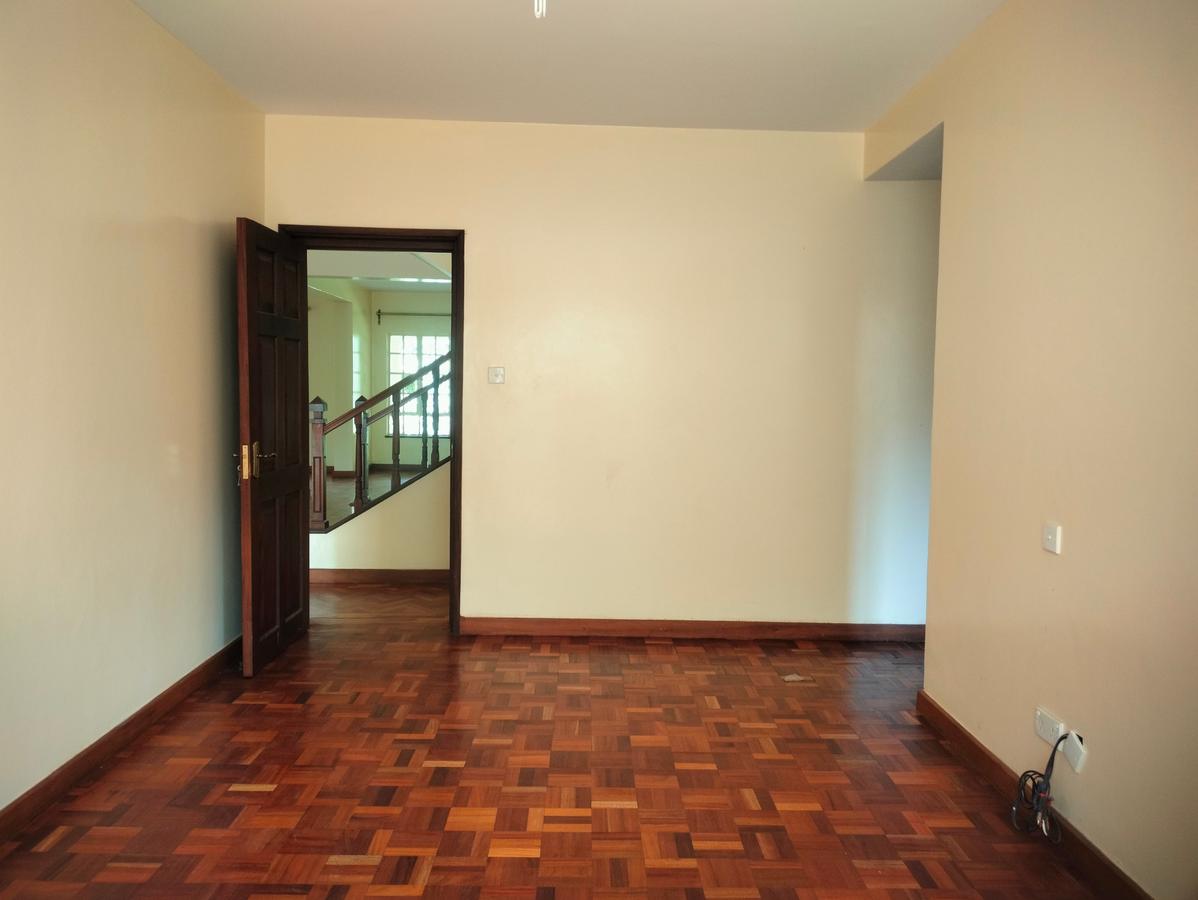 5 Bed Townhouse with Garden at Few Unit In The Compound And In Quite Serene Environment - 13