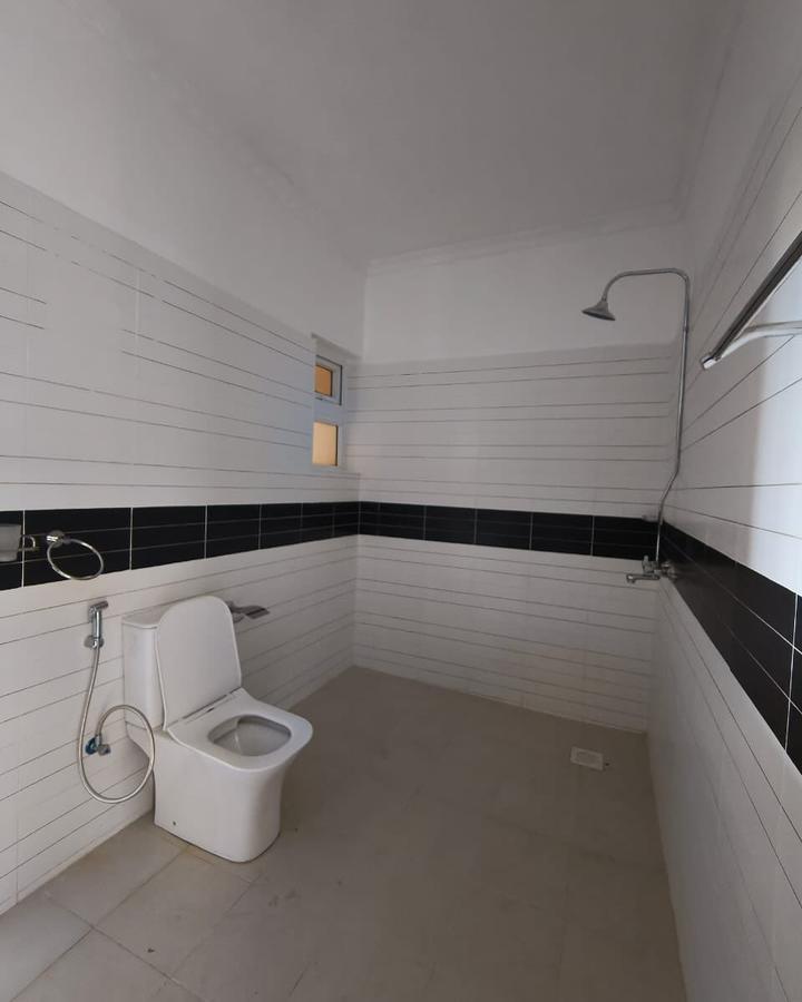 2 Bed Apartment with En Suite at Hatheru Road - 8