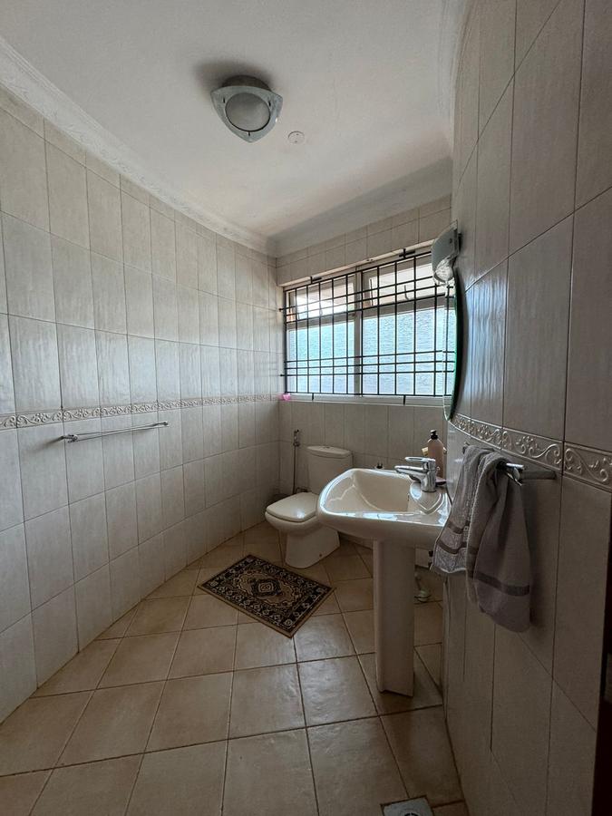 4 Bed House with En Suite in Runda - 5