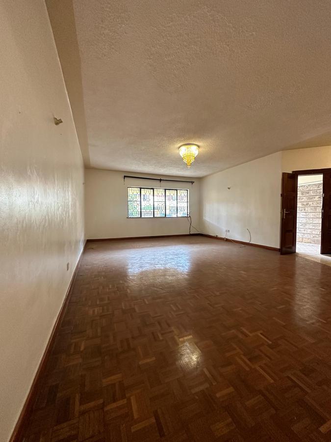 5 Bed Townhouse with En Suite in Lavington - 1